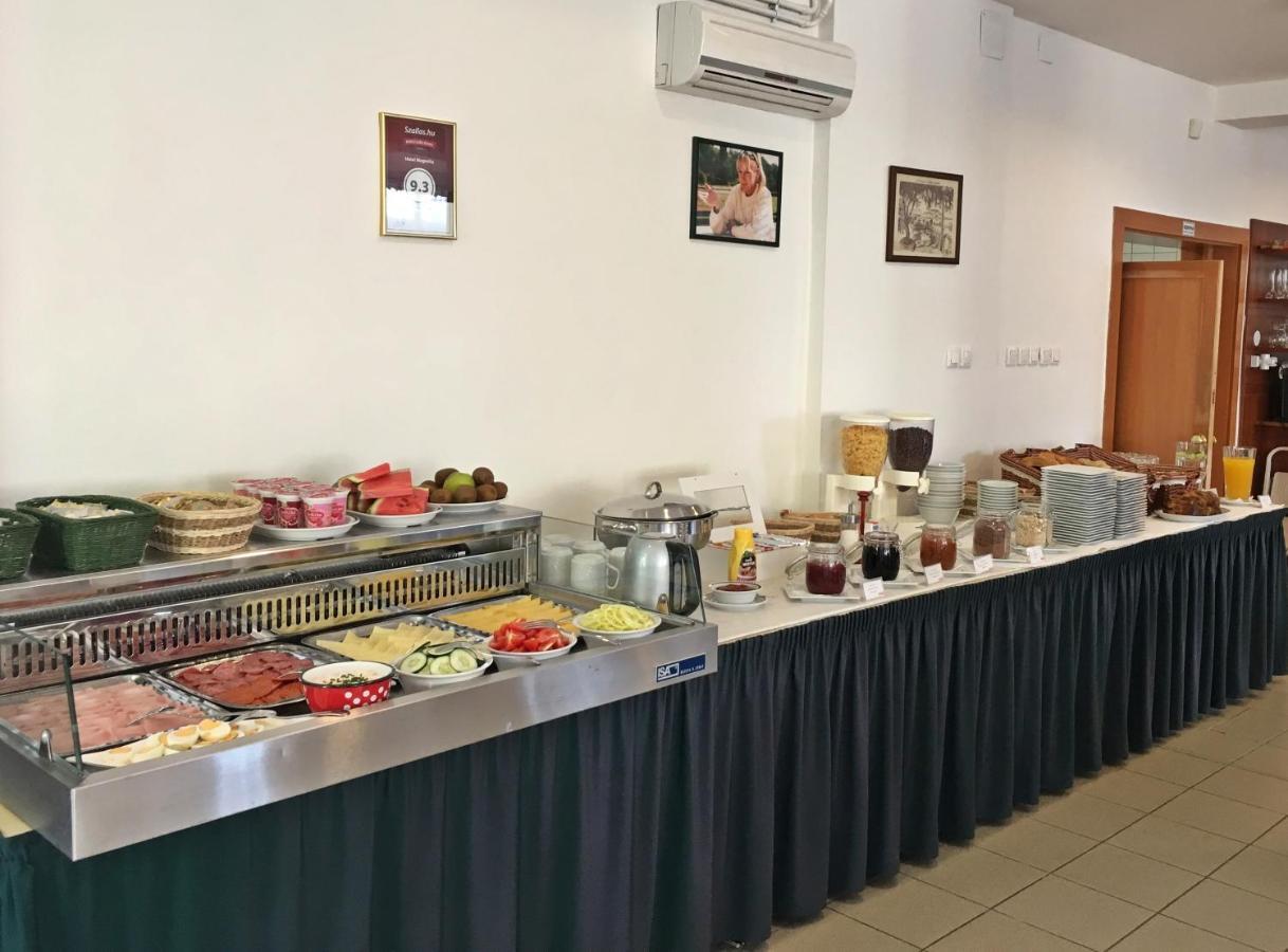 Hotel Magnólia Balatonszepezd Esterno foto