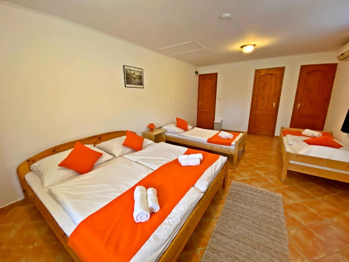 Hotel Magnólia Balatonszepezd Esterno foto