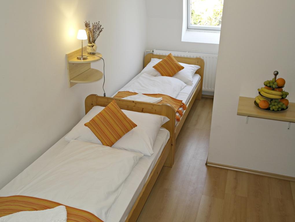 Hotel Magnólia Balatonszepezd Esterno foto