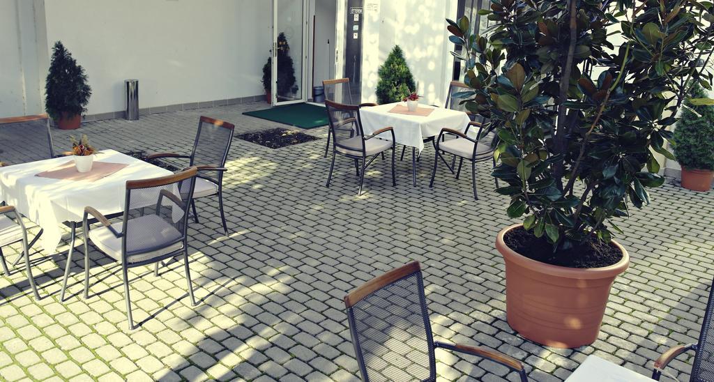 Hotel Magnólia Balatonszepezd Esterno foto