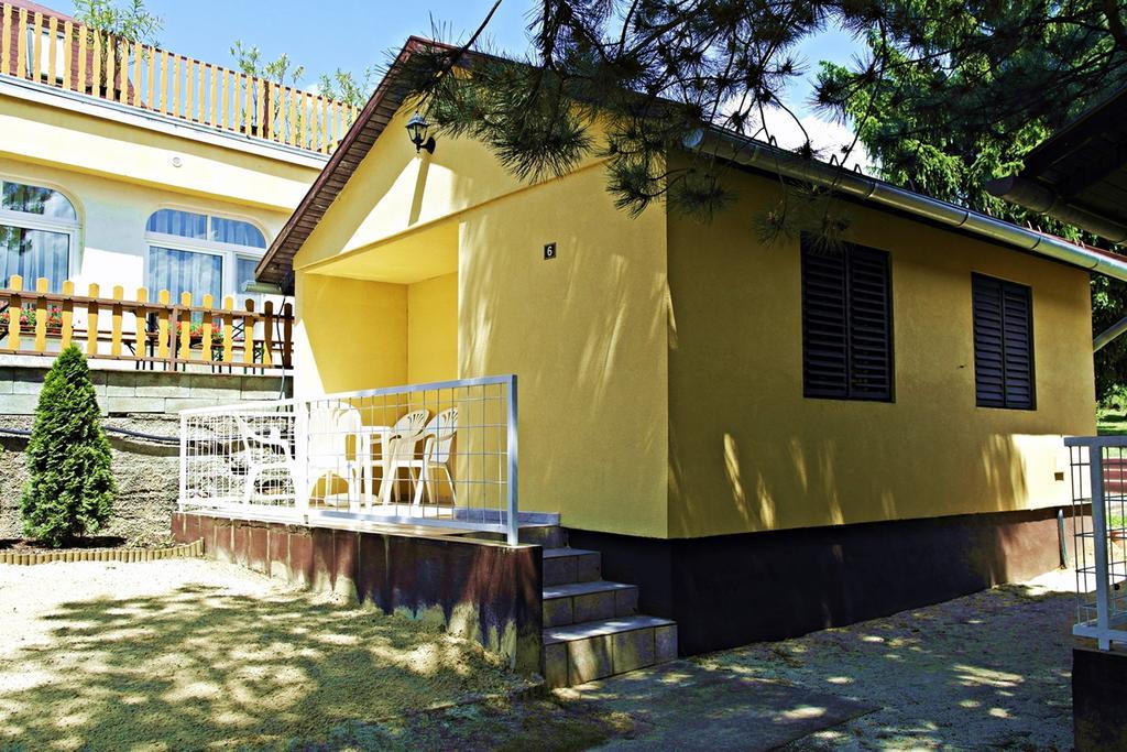 Hotel Magnólia Balatonszepezd Esterno foto