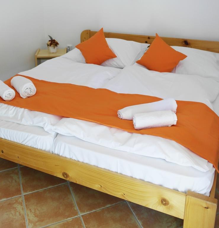 Hotel Magnólia Balatonszepezd Esterno foto