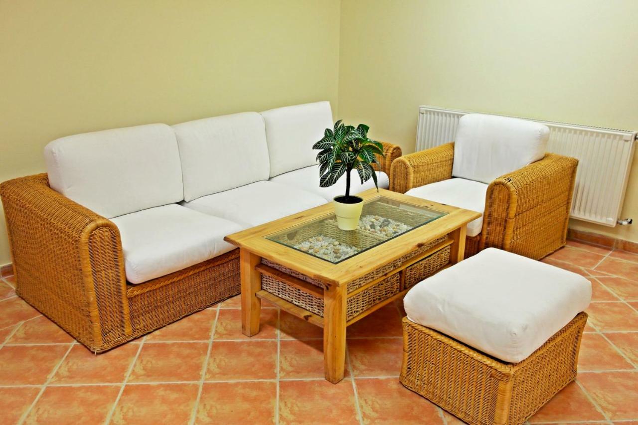 Hotel Magnólia Balatonszepezd Esterno foto