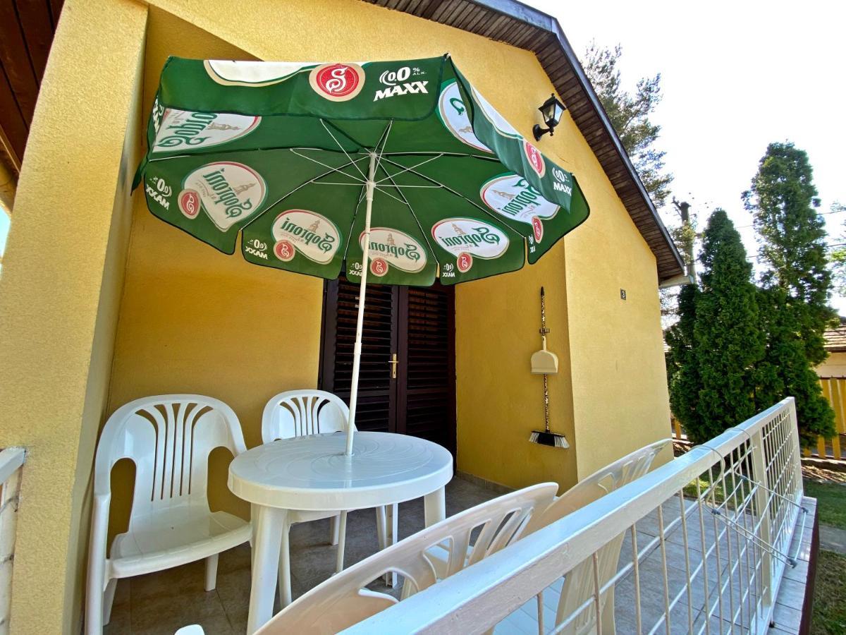 Hotel Magnólia Balatonszepezd Esterno foto