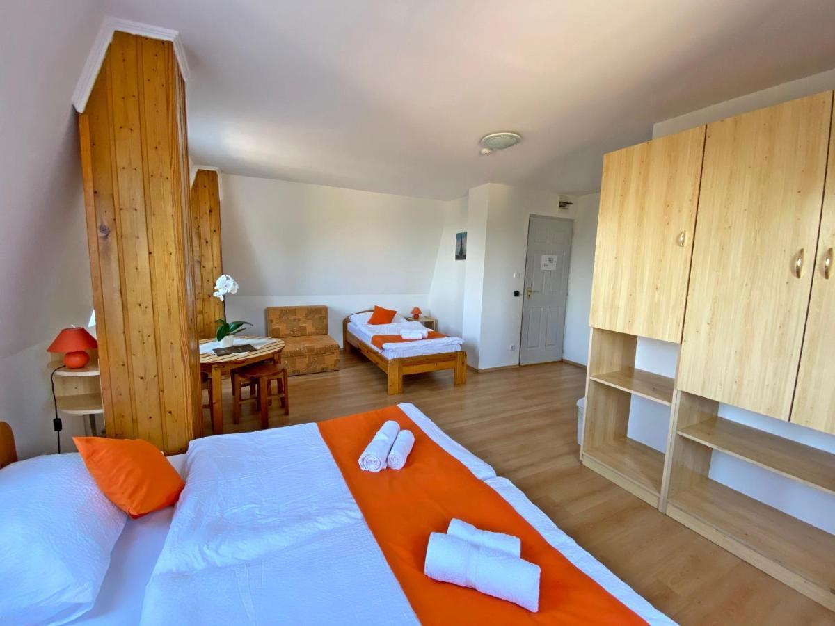 Hotel Magnólia Balatonszepezd Esterno foto