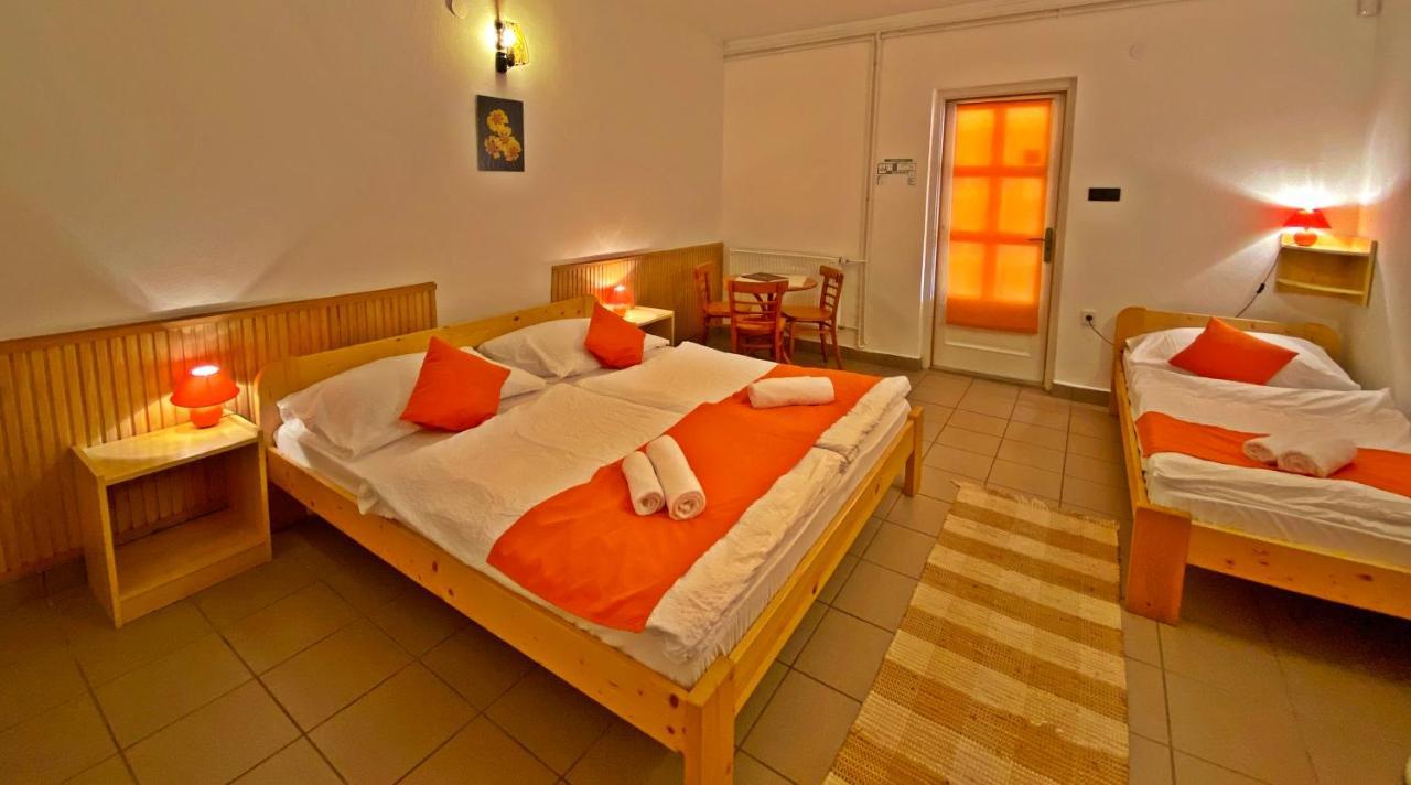 Hotel Magnólia Balatonszepezd Esterno foto