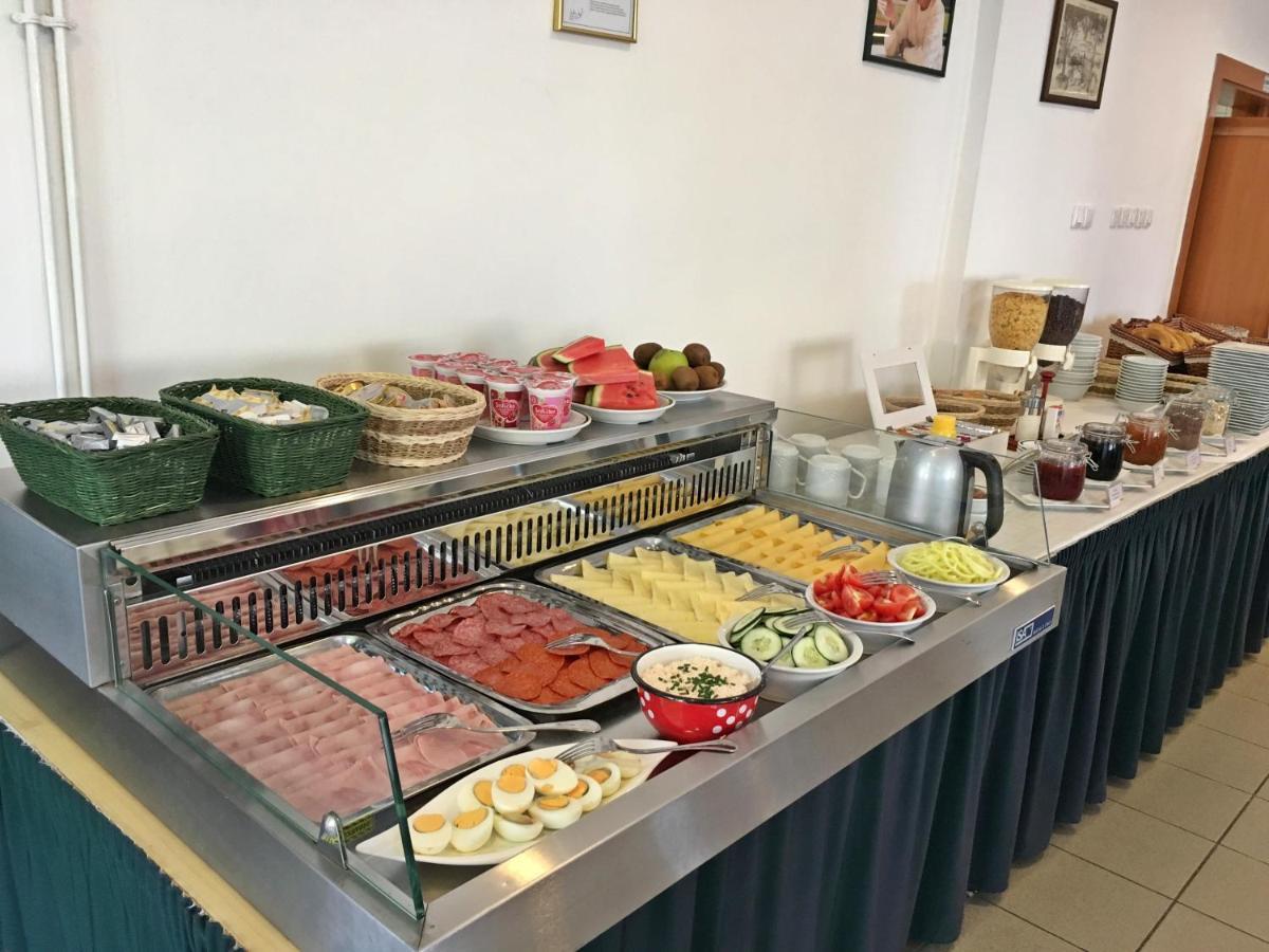 Hotel Magnólia Balatonszepezd Esterno foto