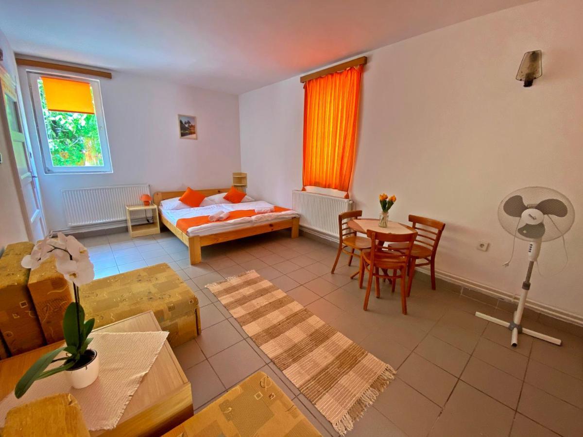 Hotel Magnólia Balatonszepezd Esterno foto