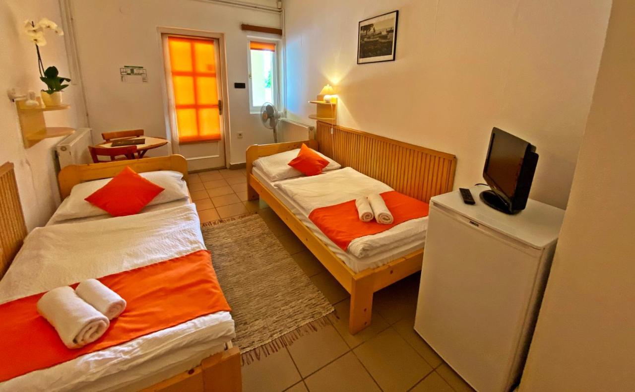 Hotel Magnólia Balatonszepezd Esterno foto